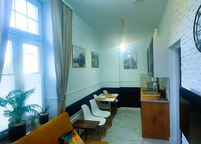 Azzurro - Old Town *